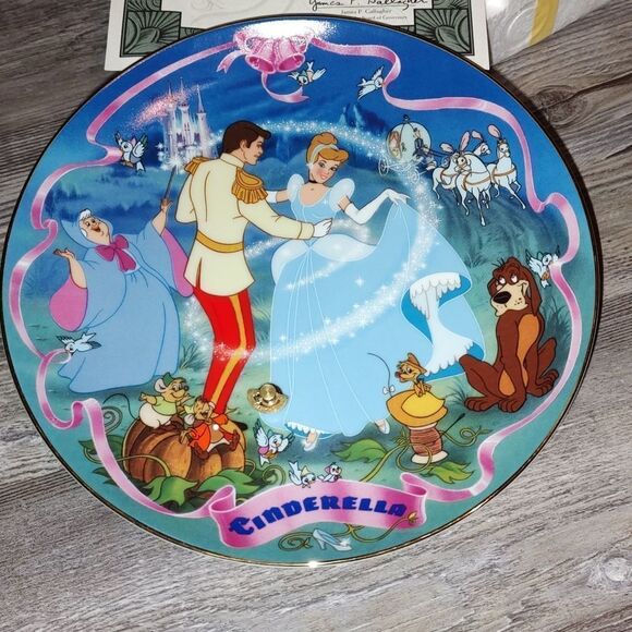 Cinderella's Wish Come True~ LE Brandford Exchange Musical Memories  Plate Frame - Picture 2 of 8